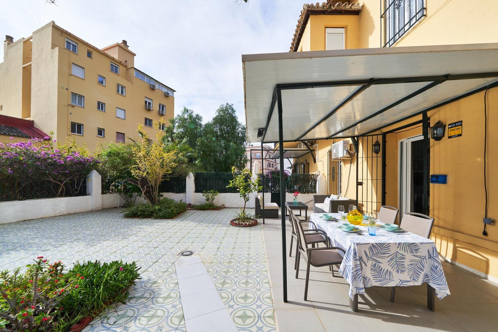 Villa Rosita Suites En Playa De La Malagueta Con Terraza Málaga Buitenkant foto