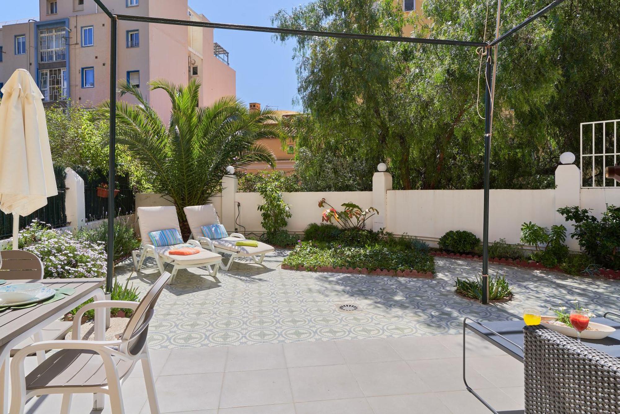 Villa Rosita Suites En Playa De La Malagueta Con Terraza Málaga Buitenkant foto